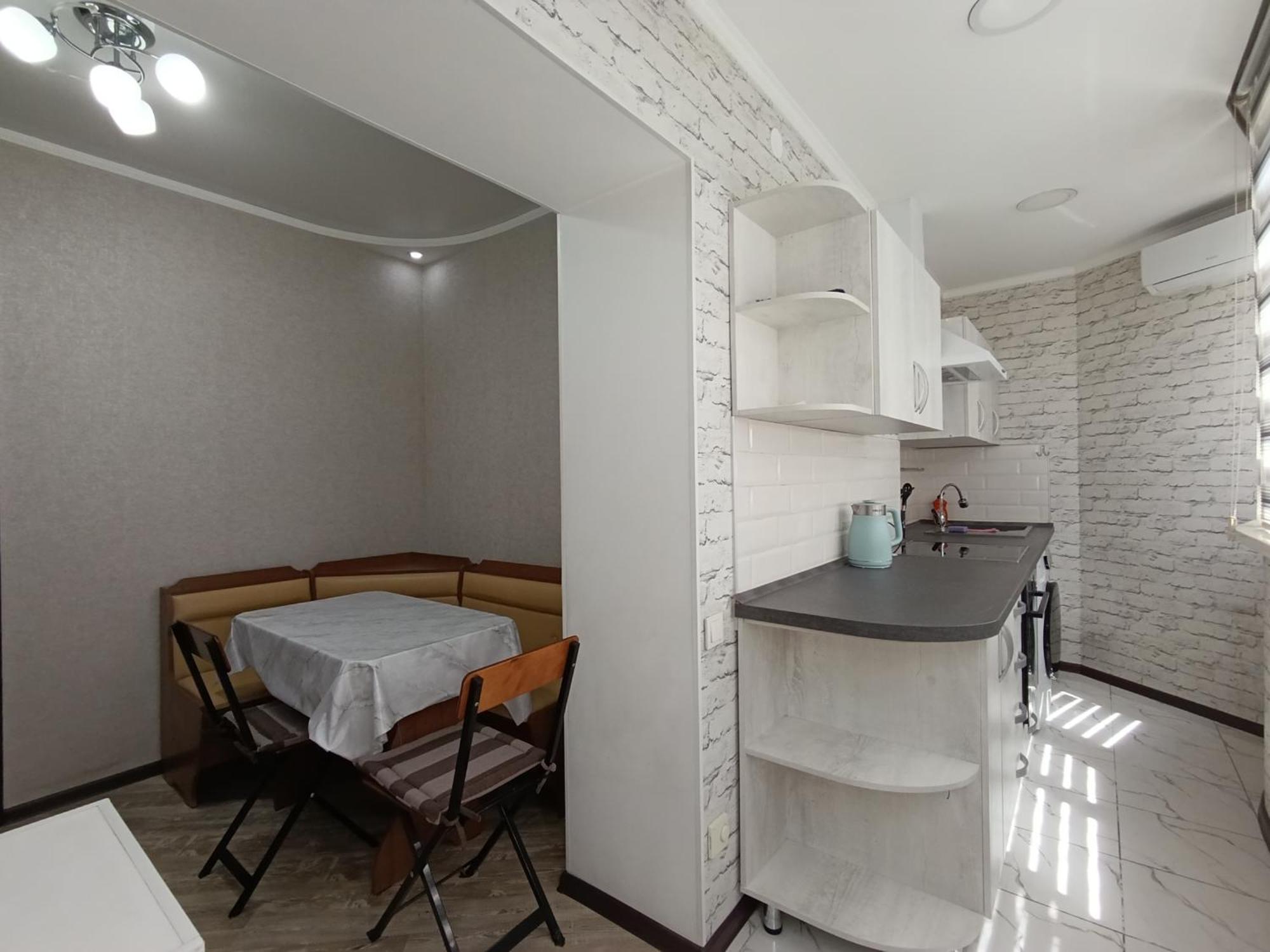 Appartamento Aura On Abdrahmanova 145 Bishkek Esterno foto